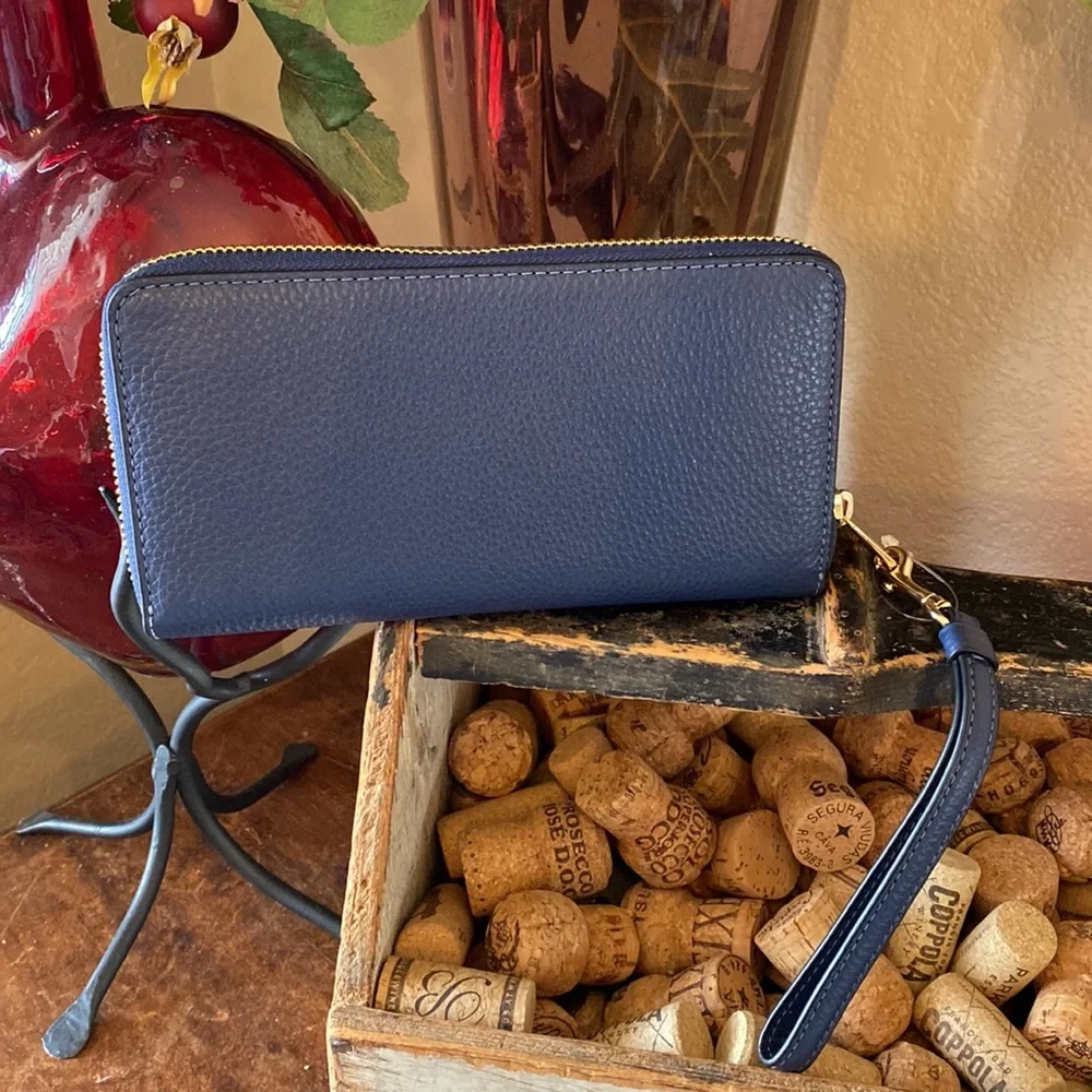 Coach zip around wristlet wallet - Picture 2 of 6